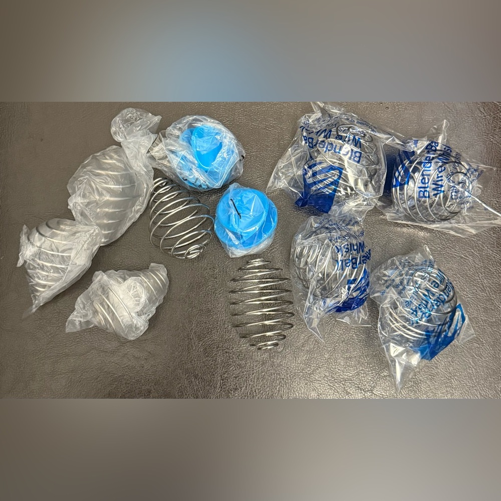 11 multi shaker Balls - 9 wire, 2 blue plastic